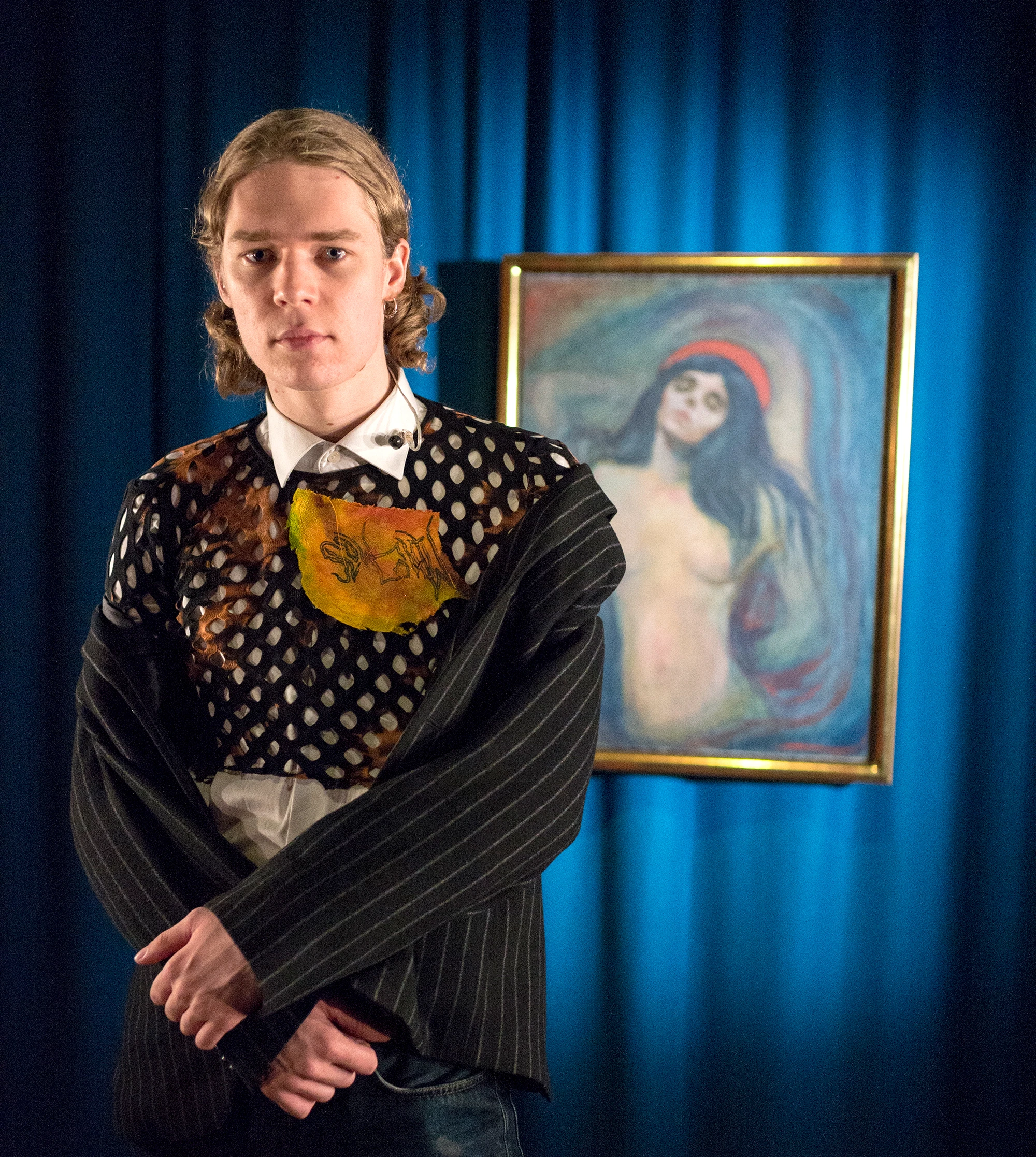  The Norwegian artist Cezninando in front of Edvard Munch's Madonna (1894). Photo: Per Sveinung Larsen © Munchmuseet