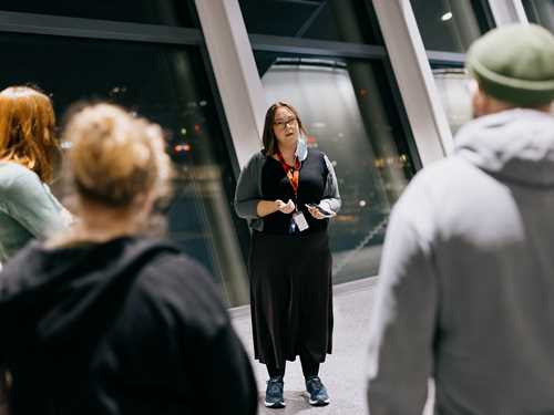 Photo from the mediation project related to the exhibition SOLO OSLO - Apichaya Wanthiang, where Frida Rusnak worked together with people with visual impairments to find out how contemporary art can become more accessible for them.